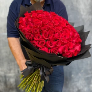 ramo buchón 100 rosas rojas